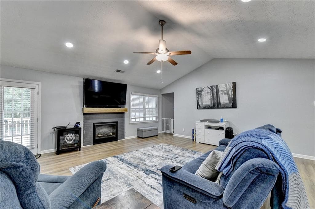 3 bedroom, 2 bathroom, 1,739 sq ft single family residence for sale at 1921 Shady Creek Lane, Lawrenceville, GA 30043 — photo 6