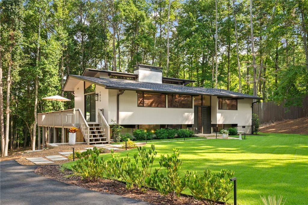3 bedroom, 2 bathroom, 2,233 sq ft single family residence under contract at 1015 Iron Mountain Road, Canton, GA 30115