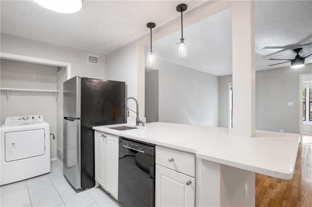1 bedroom, 1 bathroom, 859 sq ft condominium for rent at 515 Summit North Drive, Atlanta, GA 30324 for $1,600 a month — photo 3