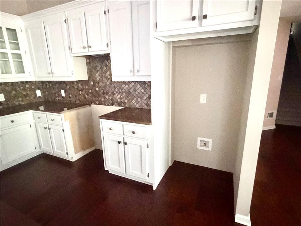 4 bedroom, 3 bathroom, 2,240 sq ft single family residence under contract at 2660 Sandy Creek Circle, Loganville, GA 30052 — photo 5