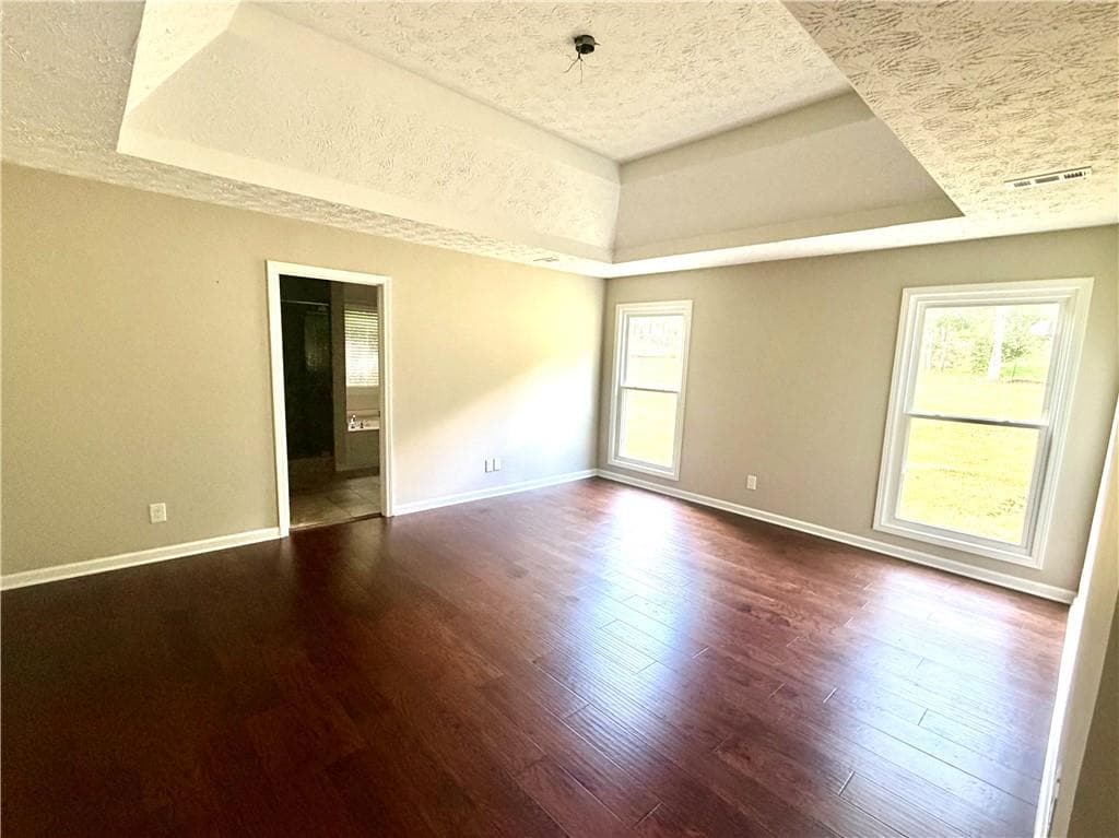 4 bedroom, 3 bathroom, 2,240 sq ft single family residence under contract at 2660 Sandy Creek Circle, Loganville, GA 30052 — photo 8