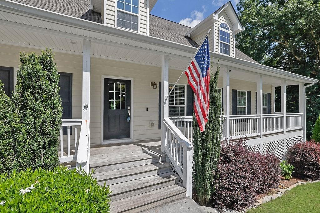 7 bedroom, 7 bathroom, 6,463 sq ft single family residence for sale at 3440 Maynard Circle, Gainesville, GA 30506 — photo 5