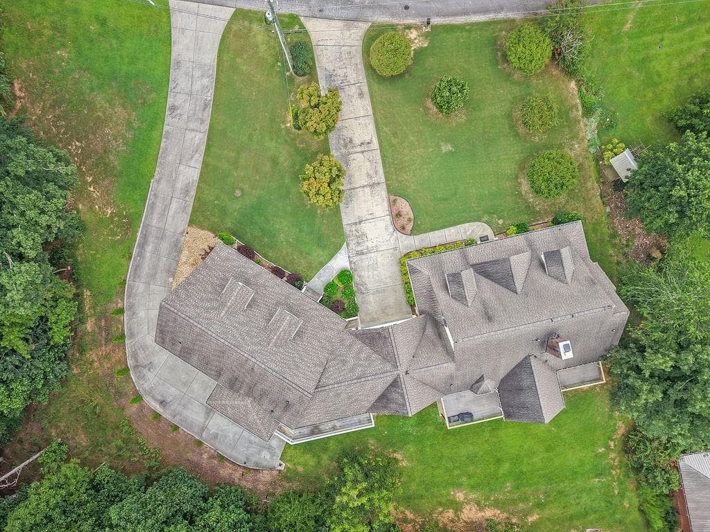 7 bedroom, 7 bathroom, 6,463 sq ft single family residence for sale at 3440 Maynard Circle, Gainesville, GA 30506 — photo 3