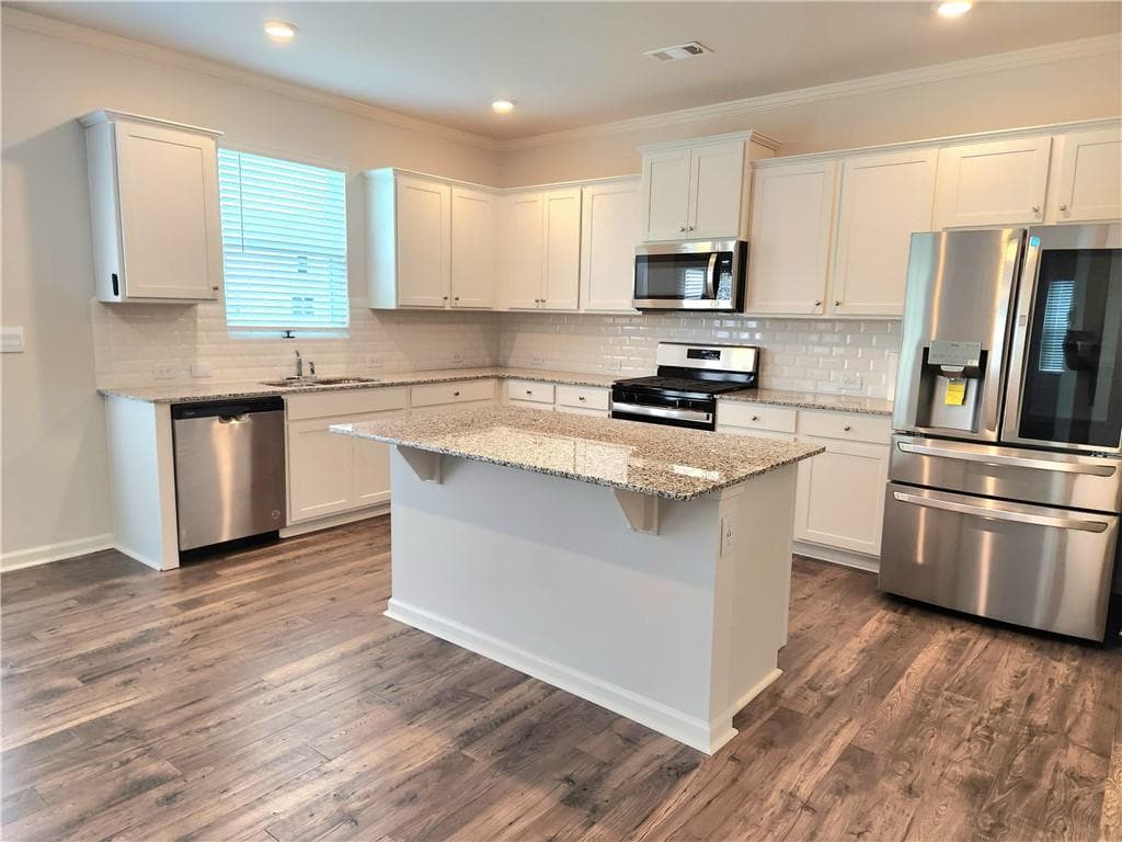 5 bedroom, 3 bathroom, 2,804 sq ft single family residence for rent at 40 Bishop Creek, Braselton, GA 30517 for $2,700 a month — photo 3