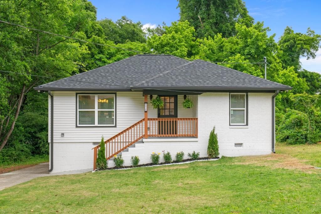 2 bedroom, 2 bathroom, 1,028 sq ft single family residence for rent at 2028 Hilburn Drive, Atlanta, GA 30316 for $2,500 a month — photo 6