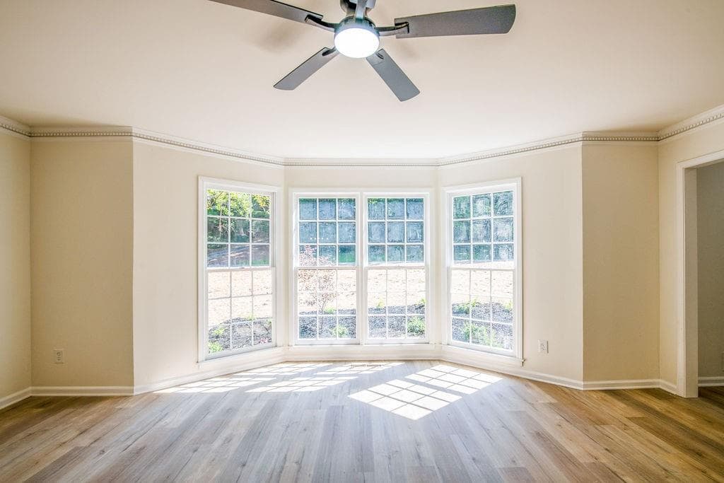 5 bedroom, 4 bathroom, 3,646 sq ft single family residence under contract at 1720 Ridgefield Drive, Roswell, GA 30075 — photo 8