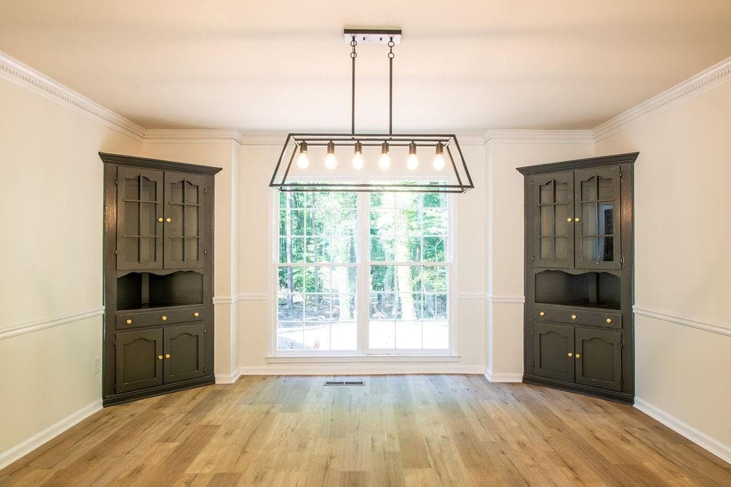 5 bedroom, 4 bathroom, 3,646 sq ft single family residence under contract at 1720 Ridgefield Drive, Roswell, GA 30075 — photo 9