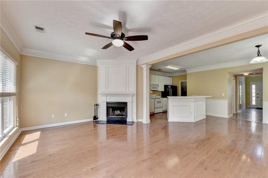 3 bedroom, 3 bathroom, 1,652 sq ft single family residence for sale at 2303 Oak Glenn Circle, Duluth, GA 30096 — photo 6
