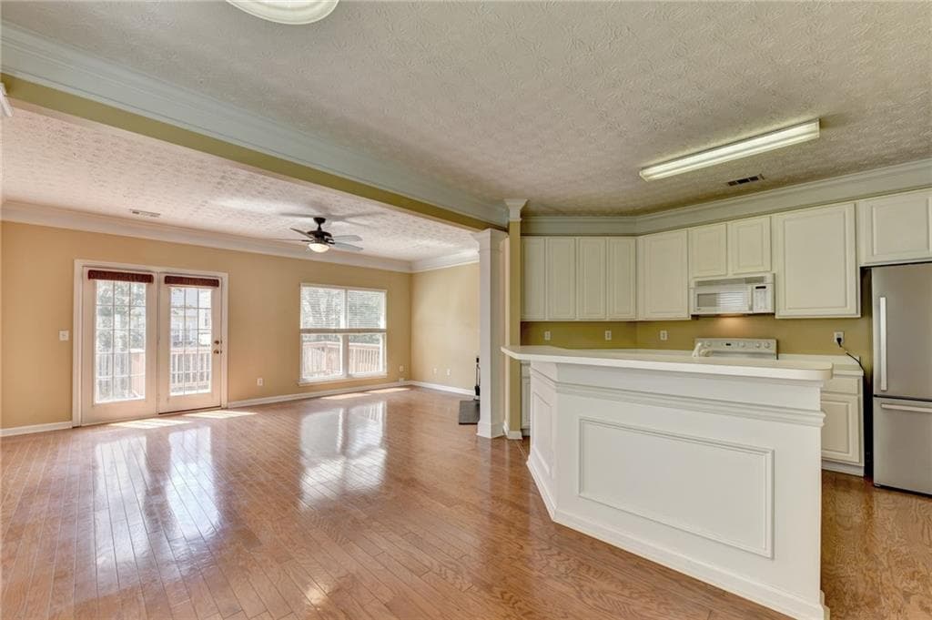 3 bedroom, 3 bathroom, 1,652 sq ft single family residence for sale at 2303 Oak Glenn Circle, Duluth, GA 30096 — photo 8