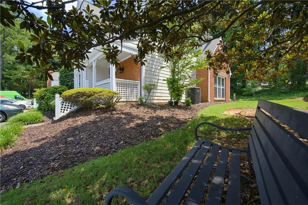 2 bedroom, 2 bathroom, 1,444 sq ft townhouse for sale at 5010 Avalon Drive, Alpharetta, GA 30005 — photo 3