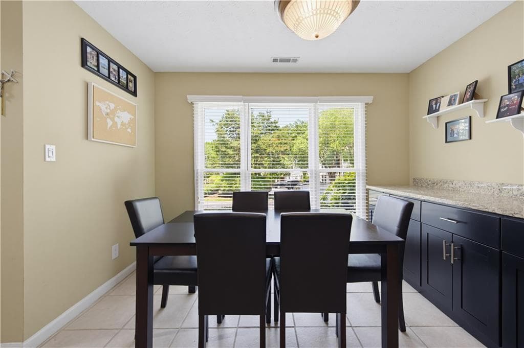 2 bedroom, 2 bathroom, 1,444 sq ft townhouse for sale at 5010 Avalon Drive, Alpharetta, GA 30005 — photo 7