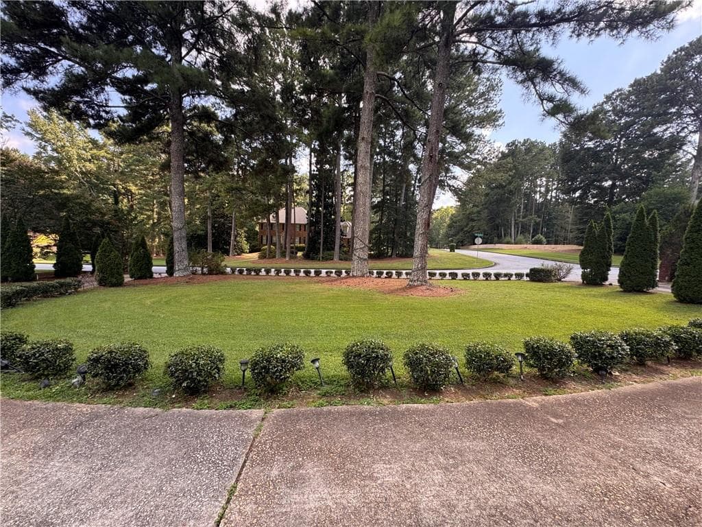 5 bedroom, 3 bathroom, 3,324 sq ft single family residence for sale at 290 Dix Lee On Drive, Fayetteville, GA 30214 — photo 7