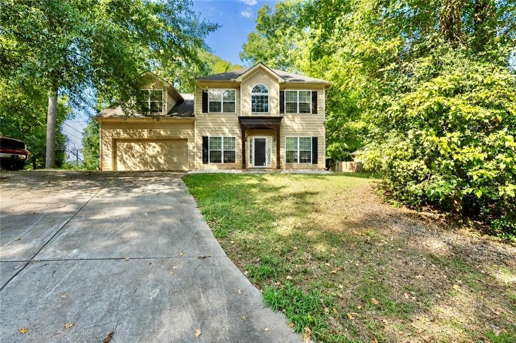4 bedroom, 3 bathroom, 2,440 sq ft single family residence for sale at 3771 Branch Drive, Atlanta, GA 30331 — photo 2