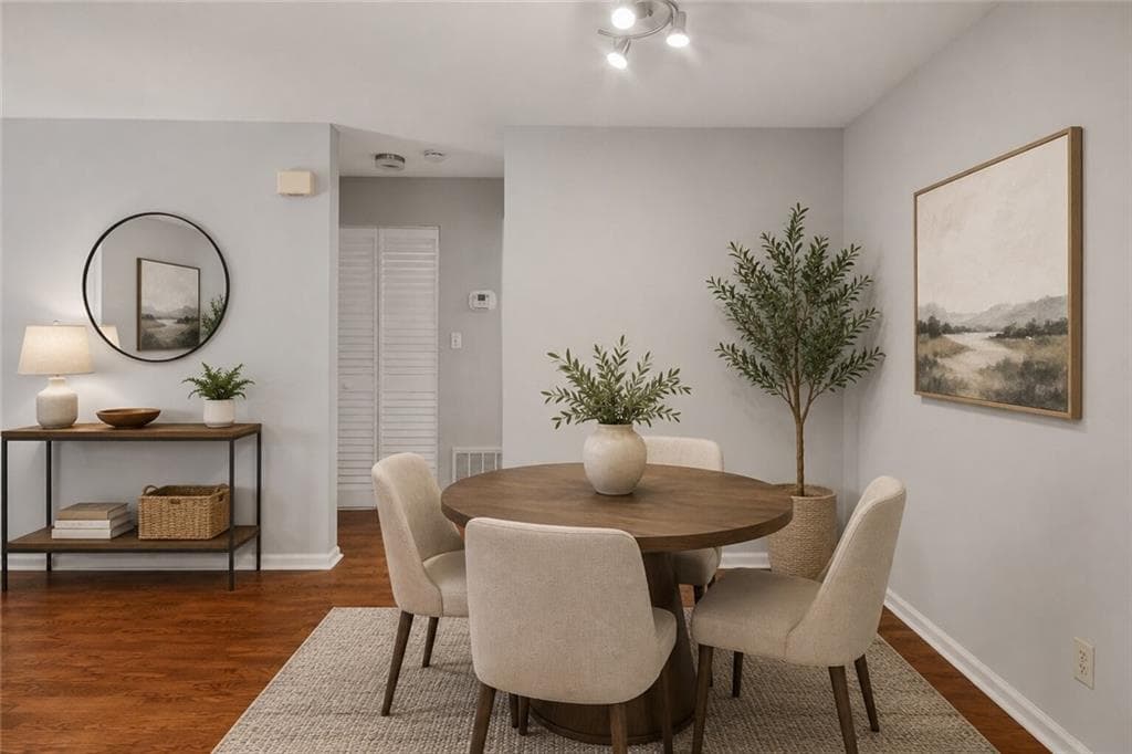 1 bedroom, 1 bathroom, 711 sq ft condominium for sale at 305 Granville Court, Atlanta, GA 30328 — photo 10