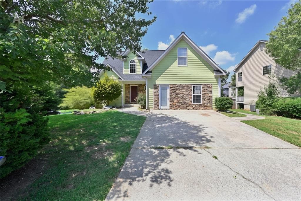 7 bedroom, 4 bathroom, 2,285 sq ft single family residence for sale at 2128 CUMBERLAND Creek, Marietta, GA 30008 — photo 1 of 16
