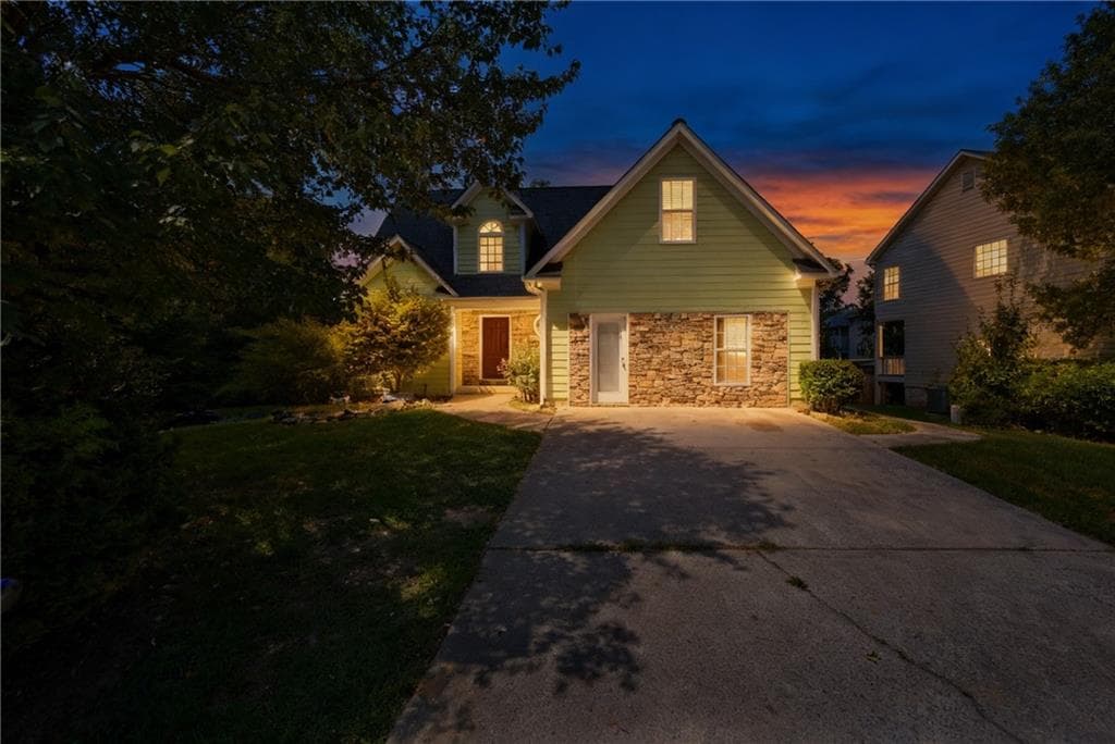7 bedroom, 4 bathroom, 2,285 sq ft single family residence for sale at 2128 CUMBERLAND Creek, Marietta, GA 30008 — photo 2