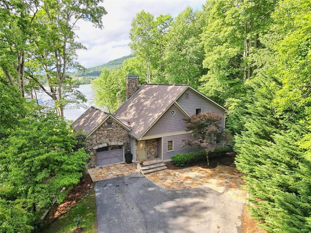 3 bedroom, 4 bathroom, 4,709 sq ft single family residence for rent at 1189 Sunnyside Road, Hiawassee, GA 30546 for $5,000 a month — photo 1 of 89