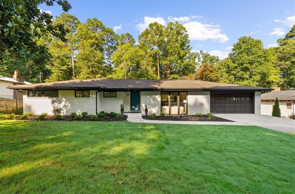 3 bedroom, 3 bathroom, 2,029 sq ft single family residence for sale at 5839 Lakeshore Drive, Buford, GA 30518