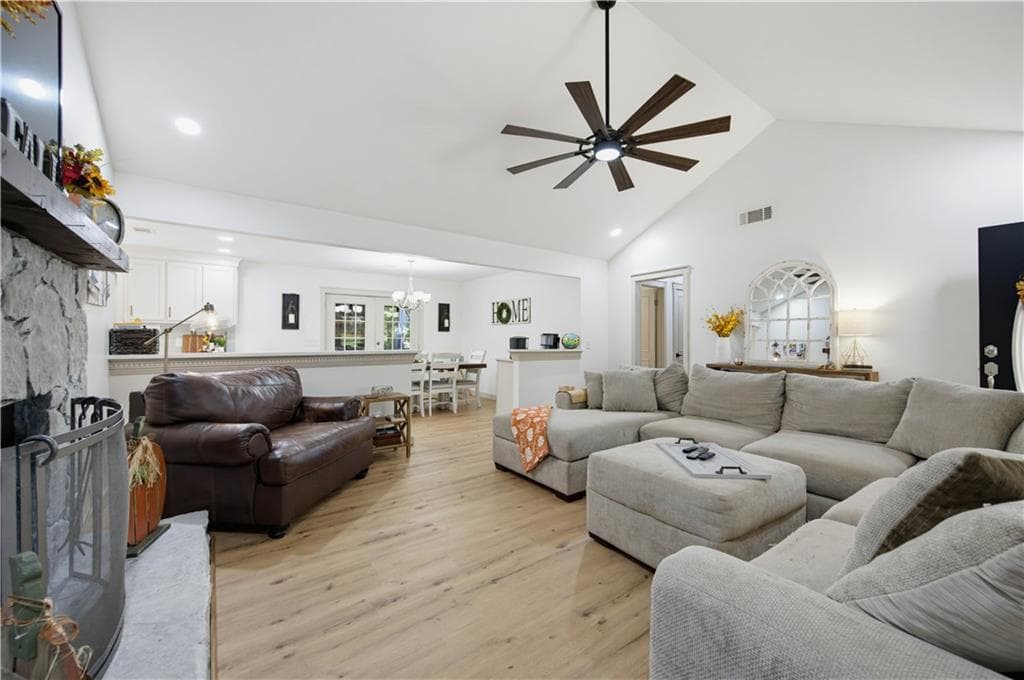 3 bedroom, 2 bathroom, 1,700 sq ft single family residence for sale at 3744 Tanners Mill Road, Gainesville, GA 30507 — photo 8