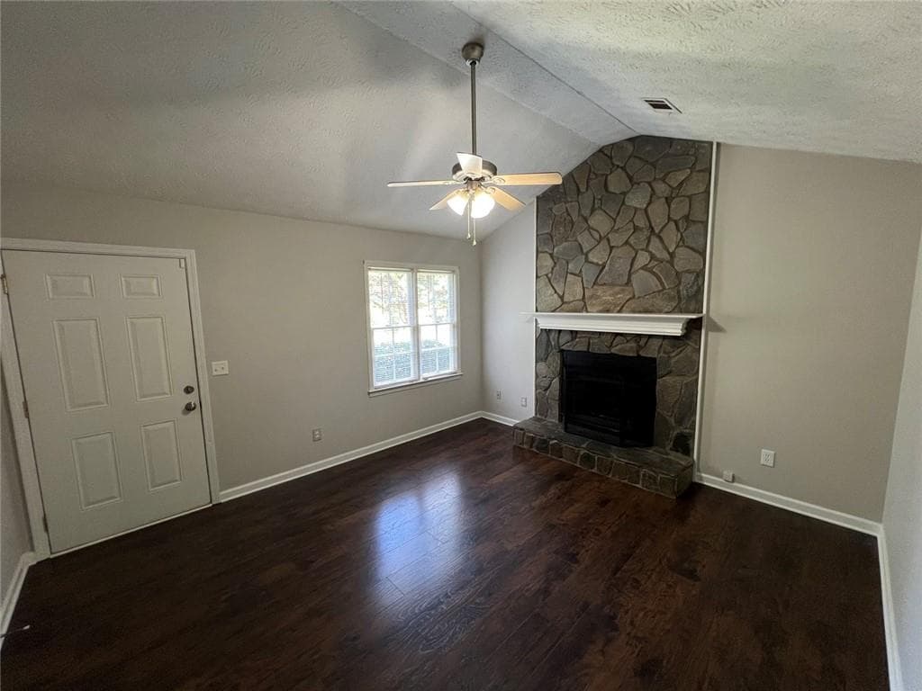 1 bedroom, 1 bathroom, 624 sq ft single family residence for rent at 2735 Fairlane Drive, Cumming, GA 30041 for $1,295 a month — photo 2