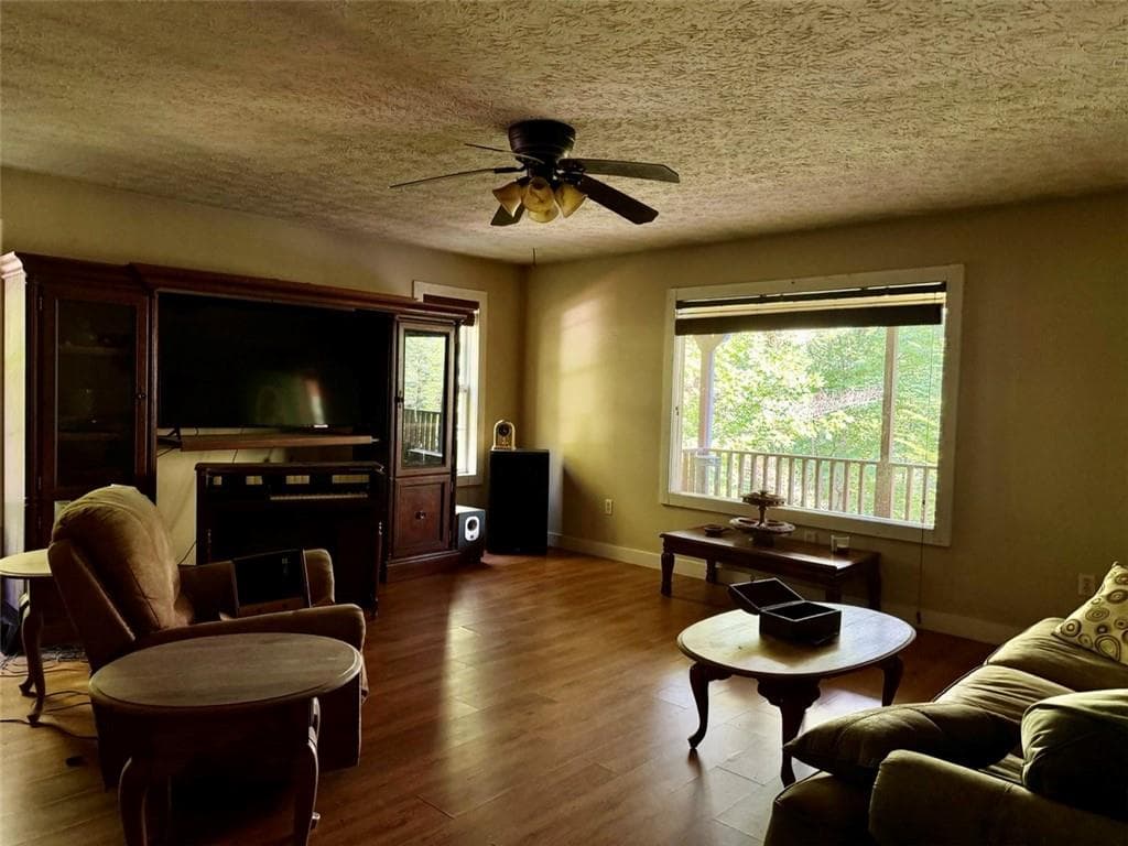 3 bedroom, 3 bathroom, 2,068 sq ft single family residence under contract at 1657 Nimblewill Gap Road, Dahlonega, GA 30533 — photo 9