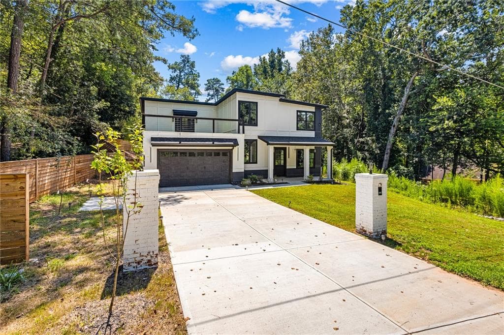 4 bedroom, 4 bathroom, 3,136 sq ft single family residence for sale at 6465 Yacht Club Road, Flowery Branch, GA 30542 — photo 2