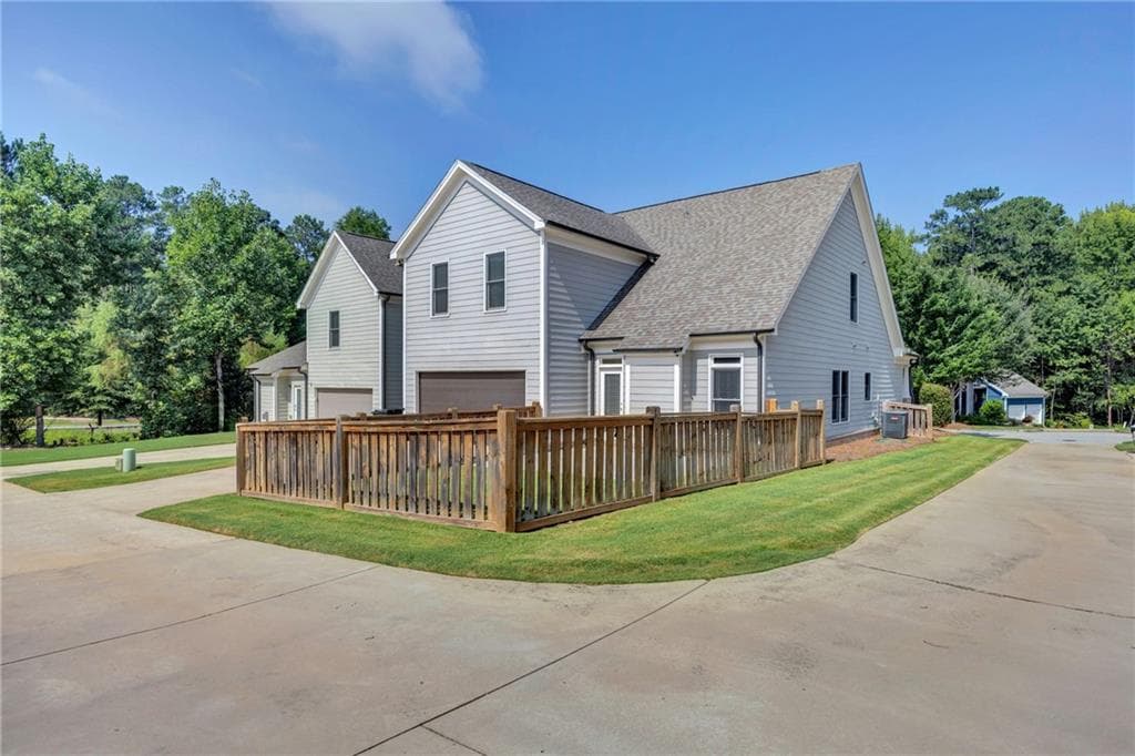 4 bedroom, 3 bathroom, 2,172 sq ft single family residence for sale at 5120 Arnold Street, Covington, GA 30014 — photo 2