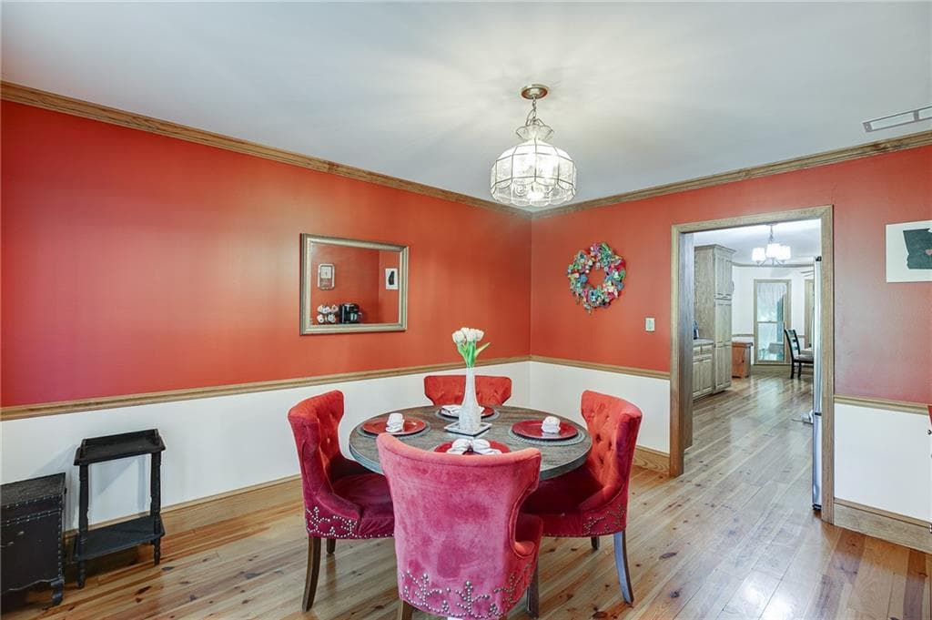3 bedroom, 3 bathroom, 3,438 sq ft single family residence for sale at 2720 Bay Ridge Drive, Loganville, GA 30052 — photo 8