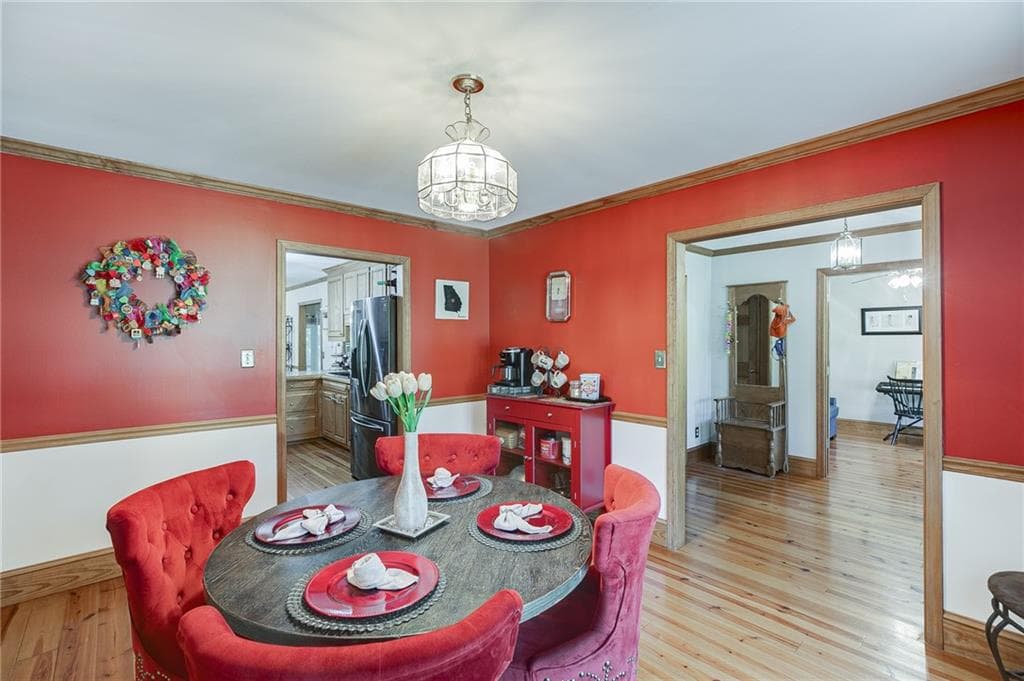 3 bedroom, 3 bathroom, 3,438 sq ft single family residence for sale at 2720 Bay Ridge Drive, Loganville, GA 30052 — photo 9