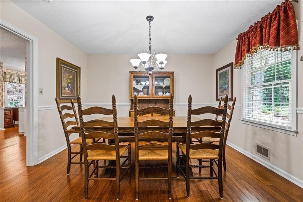 4 bedroom, 3 bathroom, 3,900 sq ft single family residence under contract at 2690 Hideaway Hills Lane, Powder Springs, GA 30127 — photo 8