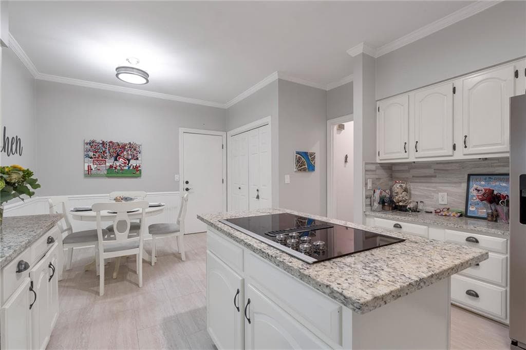 3 bedroom, 3 bathroom, 2,321 sq ft condominium for sale at 5638 River Oaks Place A4, Sandy Springs, GA 30327 — photo 8