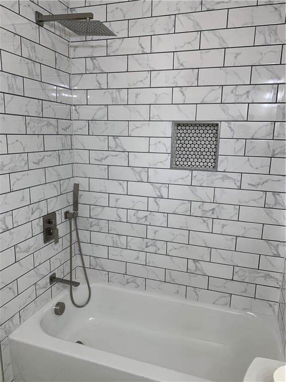 3 bedroom, 3 bathroom, 2,024 sq ft townhouse for sale at 5985 Eagle Tiff Lane, Sugar Hill, GA 30518 — photo 8