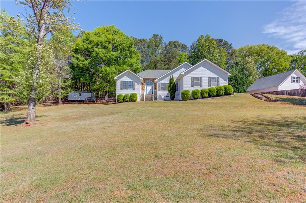 3 bedroom, 2 bathroom, 1,912 sq ft single family residence for sale at 3314 Banks Mountain Drive, Gainesville, GA 30506