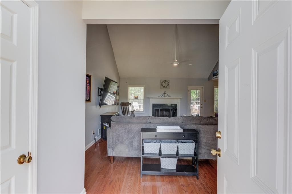 3 bedroom, 2 bathroom, 1,912 sq ft single family residence for sale at 3314 Banks Mountain Drive, Gainesville, GA 30506 — photo 7