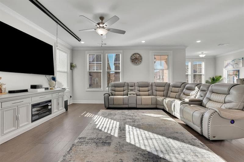 4 bedroom, 3 bathroom, 2,502 sq ft single family residence for rent at 1070 Poppy Pointe, Alpharetta, GA 30004 for $3,500 a month — photo 3