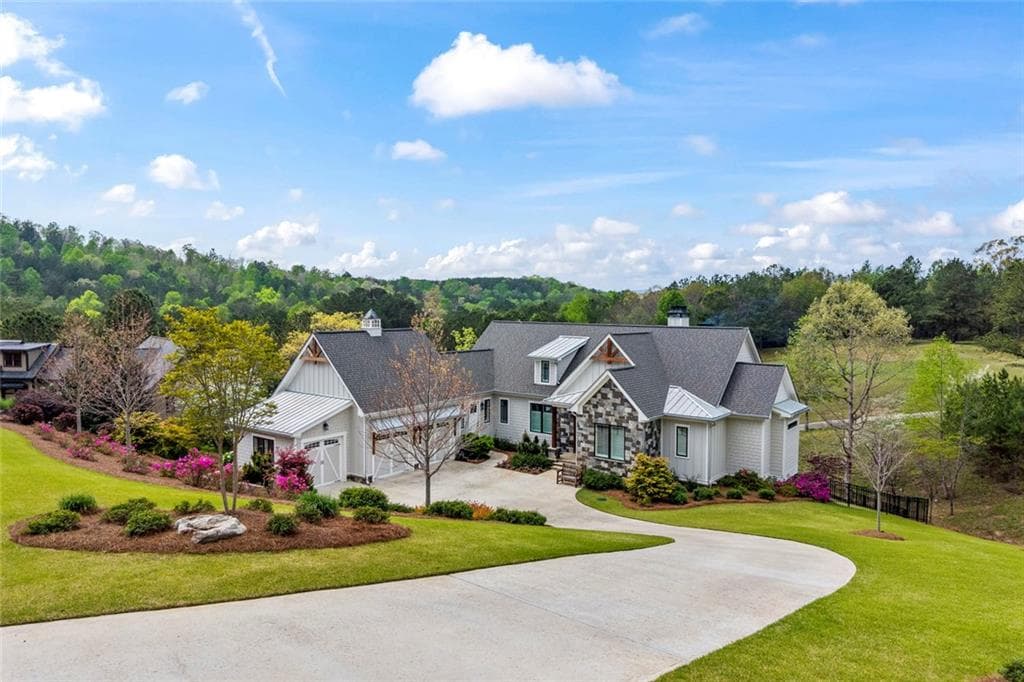 3 bedroom, 4 bathroom, 4,528 sq ft single family residence for sale at 1634 Currahee Club Drive, Toccoa, GA 30577 — photo 2
