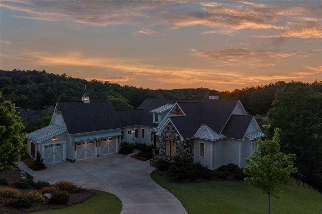 3 bedroom, 4 bathroom, 4,528 sq ft single family residence for sale at 1634 Currahee Club Drive, Toccoa, GA 30577 — photo 6