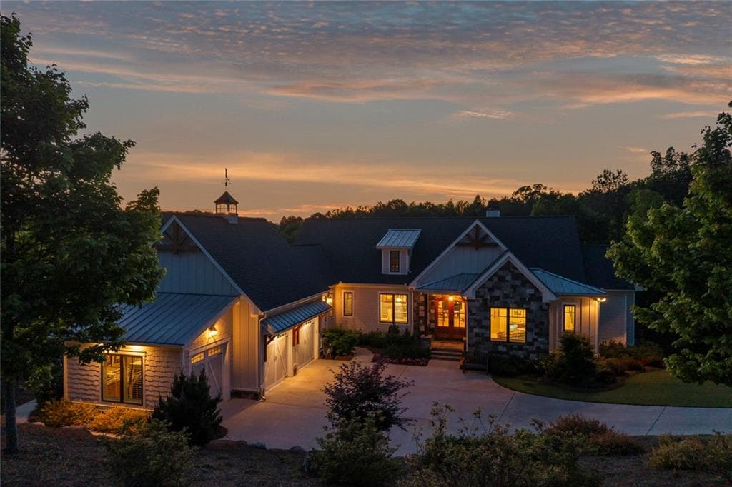 3 bedroom, 4 bathroom, 4,528 sq ft single family residence for sale at 1634 Currahee Club Drive, Toccoa, GA 30577 — photo 7