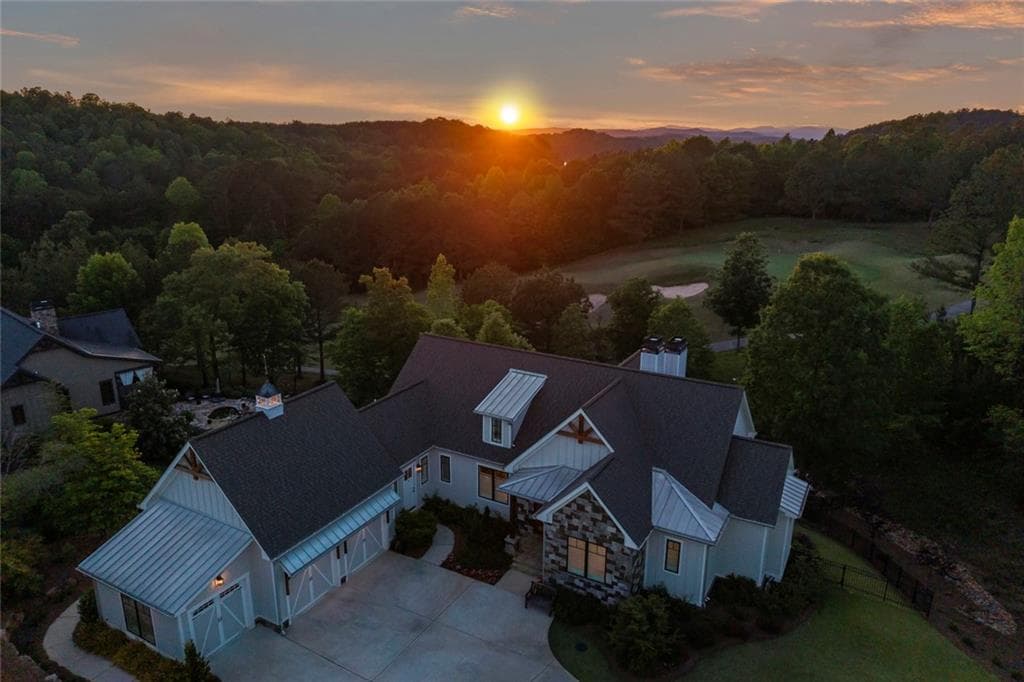 3 bedroom, 4 bathroom, 4,528 sq ft single family residence for sale at 1634 Currahee Club Drive, Toccoa, GA 30577 — photo 8