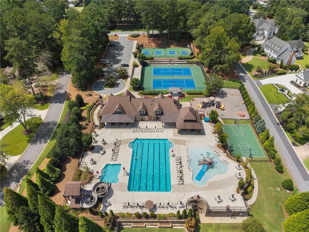 5 bedroom, 6 bathroom, 7,216 sq ft single family residence under contract at 750 Sturges Way, Johns Creek, GA 30022 — photo 6