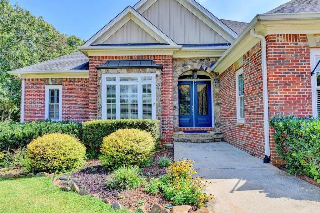 5 bedroom, 5 bathroom, 3,984 sq ft single family residence under contract at 4025 Tanners Mill Road, Braselton, GA 30517 — photo 4