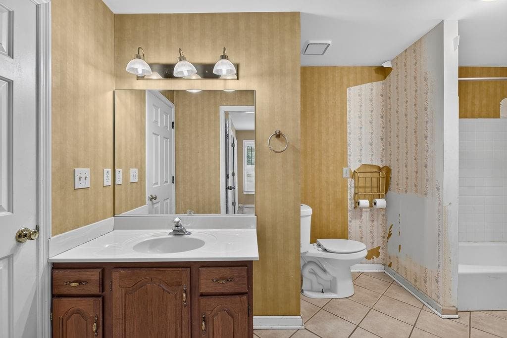 4 bedroom, 3 bathroom, 3,083 sq ft single family residence for sale at 4370 Laurian Drive, Kennesaw, GA 30144 — photo 8