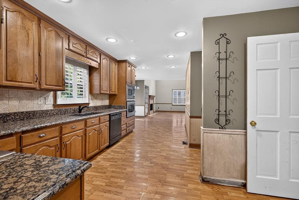 4 bedroom, 3 bathroom, 3,083 sq ft single family residence for sale at 4370 Laurian Drive, Kennesaw, GA 30144 — photo 10