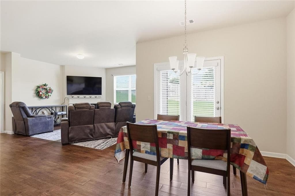 4 bedroom, 2 bathroom, 1,768 sq ft single family residence under contract at 8482 Glenview Street, Douglasville, GA 30134 — photo 9