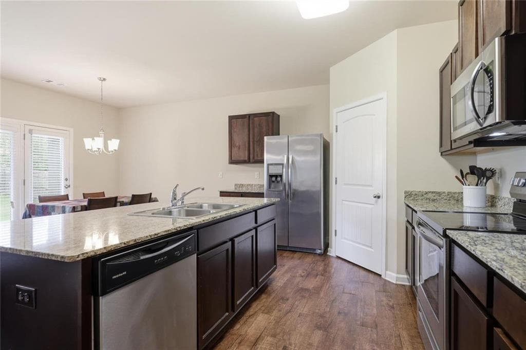 4 bedroom, 2 bathroom, 1,768 sq ft single family residence under contract at 8482 Glenview Street, Douglasville, GA 30134 — photo 10