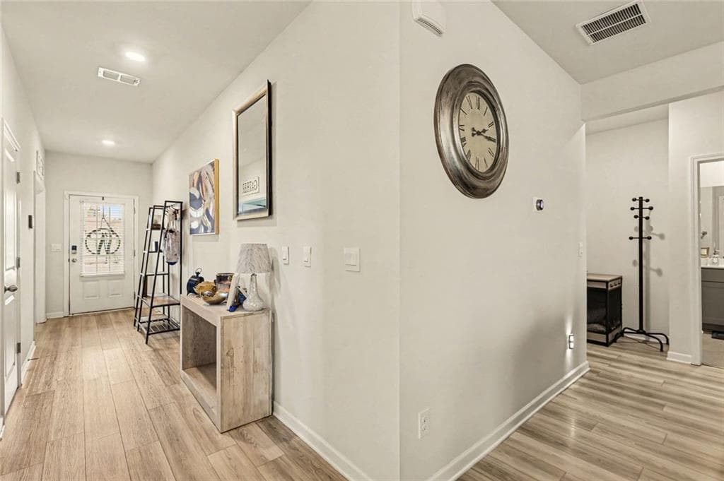 5 bedroom, 3 bathroom, 2,674 sq ft single family residence for sale at 7789 Richmond Trail, Fairburn, GA 30213 — photo 5