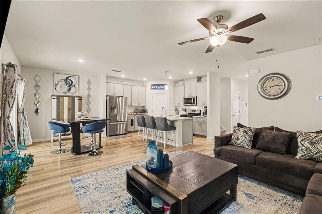 5 bedroom, 3 bathroom, 2,674 sq ft single family residence for sale at 7789 Richmond Trail, Fairburn, GA 30213 — photo 8
