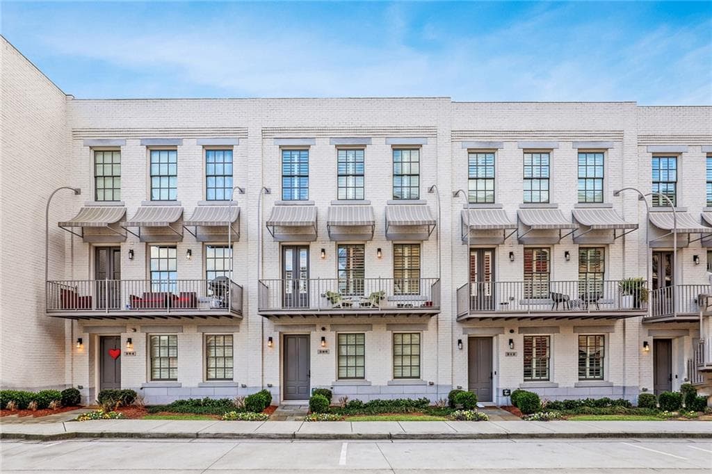3 bedroom, 4 bathroom, 2,278 sq ft townhouse for rent at 308 Stonemont Drive, Atlanta, GA 30305 for $7,000 a month — photo 1 of 27