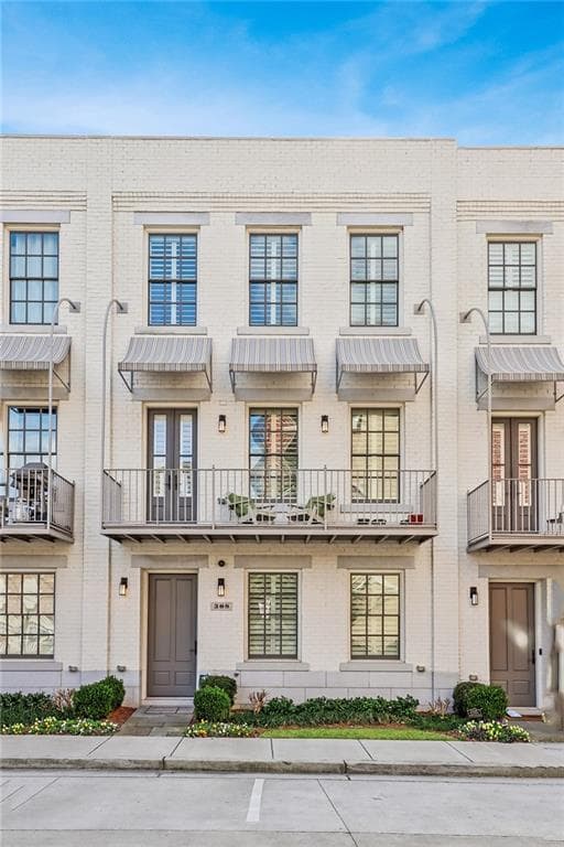 3 bedroom, 4 bathroom, 2,278 sq ft townhouse for rent at 308 Stonemont Drive, Atlanta, GA 30305 for $7,000 a month — photo 2