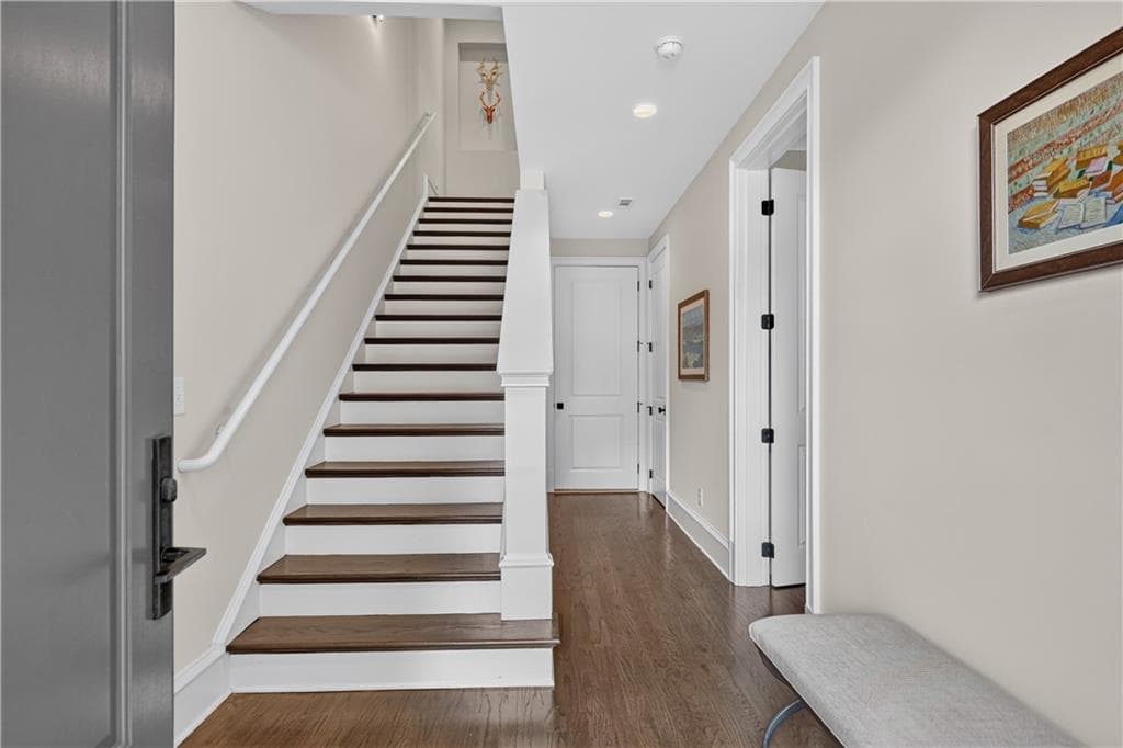 3 bedroom, 4 bathroom, 2,278 sq ft townhouse for rent at 308 Stonemont Drive, Atlanta, GA 30305 for $7,000 a month — photo 3